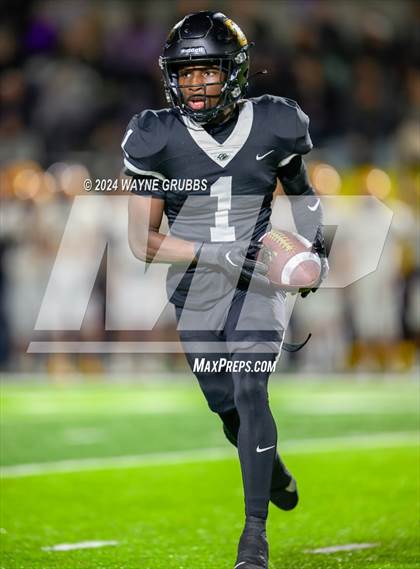 Thumbnail 1 in Pleasant Grove vs. Farmersville (UIL 4A DII Area Playoff) photogallery.