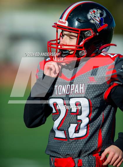 Thumbnail 3 in Carlin @ Tonopah (NIAA 1A Semifinal) photogallery.