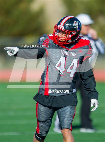 Thumbnail 2 in Carlin @ Tonopah (NIAA 1A Semifinal) photogallery.