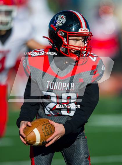 Thumbnail 3 in Carlin @ Tonopah (NIAA 1A Semifinal) photogallery.