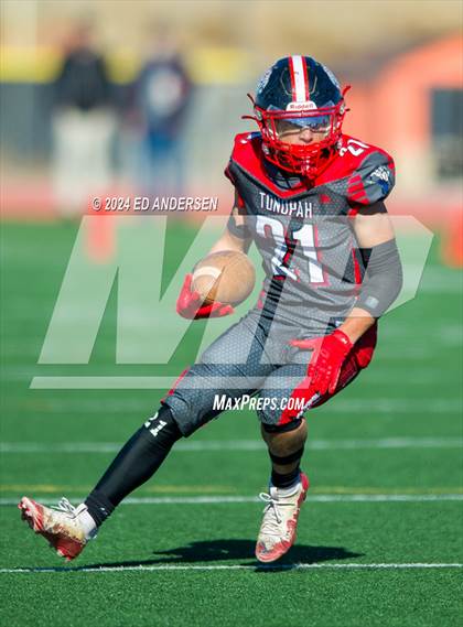 Thumbnail 3 in Carlin @ Tonopah (NIAA 1A Semifinal) photogallery.
