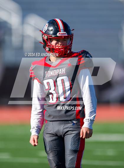 Thumbnail 2 in Carlin @ Tonopah (NIAA 1A Semifinal) photogallery.