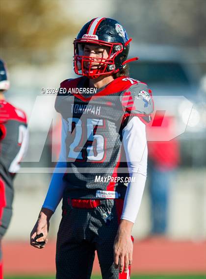 Thumbnail 3 in Carlin @ Tonopah (NIAA 1A Semifinal) photogallery.