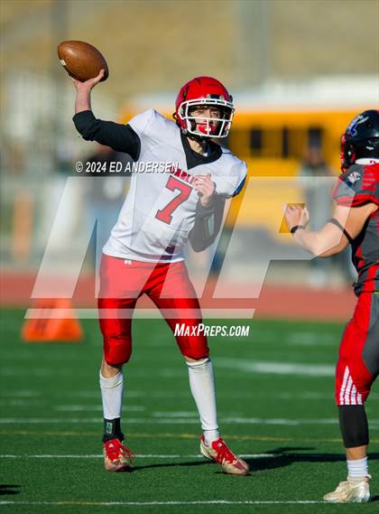 Thumbnail 2 in Carlin @ Tonopah (NIAA 1A Semifinal) photogallery.