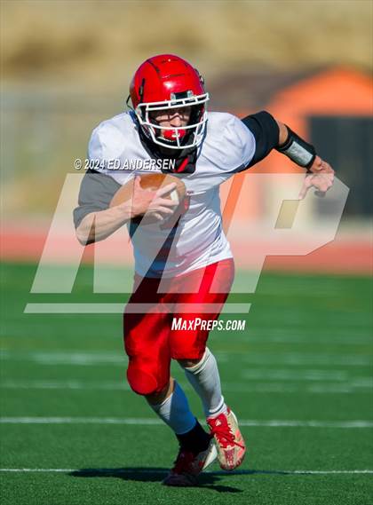 Thumbnail 3 in Carlin @ Tonopah (NIAA 1A Semifinal) photogallery.