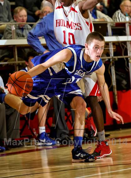 Thumbnail 1 in Covington Catholic @ Holmes photogallery.
