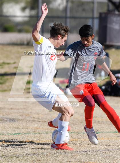 Thumbnail 2 in Central vs. Seton Catholic (Bohdie Larson Celebration Classic) photogallery.