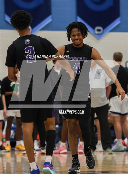Thumbnail 2 in Omaha Central vs. Bellevue West (Metro Tournament Final) photogallery.