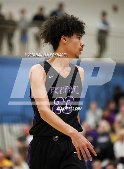 Thumbnail 2 in Omaha Central vs. Bellevue West (Metro Tournament Final) photogallery.