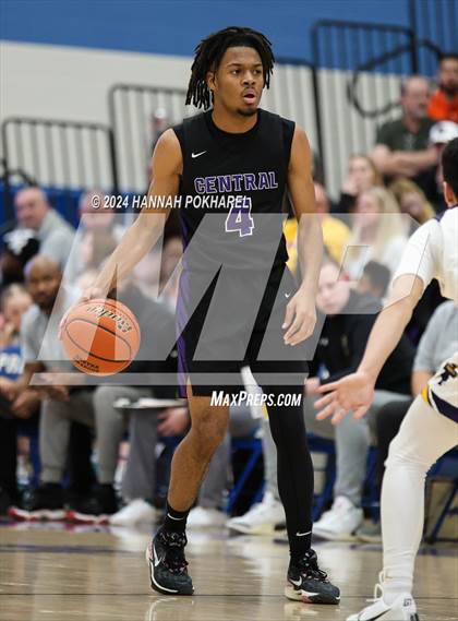 Thumbnail 2 in Omaha Central vs. Bellevue West (Metro Tournament Final) photogallery.