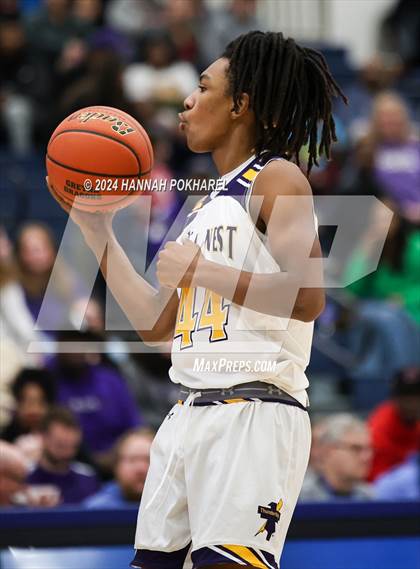 Thumbnail 2 in Omaha Central vs. Bellevue West (Metro Tournament Final) photogallery.