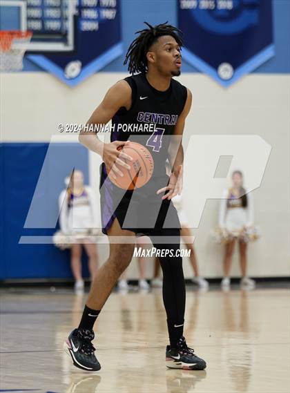 Thumbnail 3 in Omaha Central vs. Bellevue West (Metro Tournament Final) photogallery.
