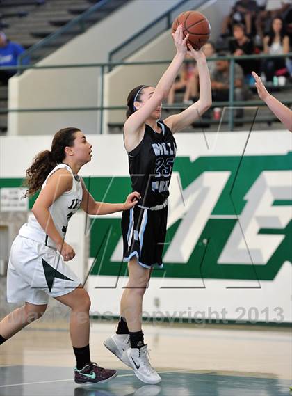 Thumbnail 1 in Villa Park vs Irvine (Costa Mesa Winter Classic) photogallery.
