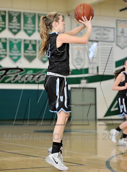 Thumbnail 1 in Villa Park vs Irvine (Costa Mesa Winter Classic) photogallery.
