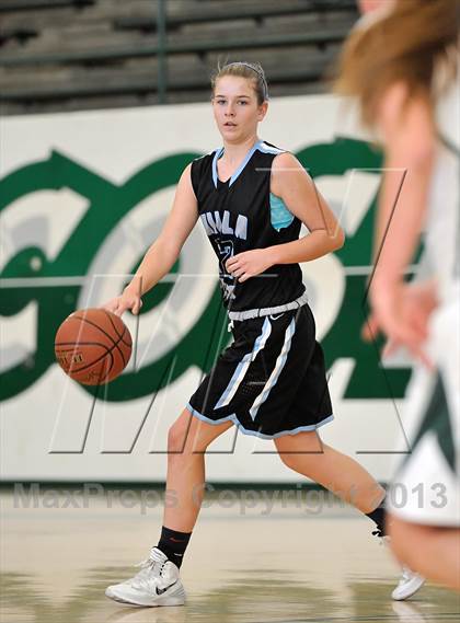 Thumbnail 1 in Villa Park vs Irvine (Costa Mesa Winter Classic) photogallery.