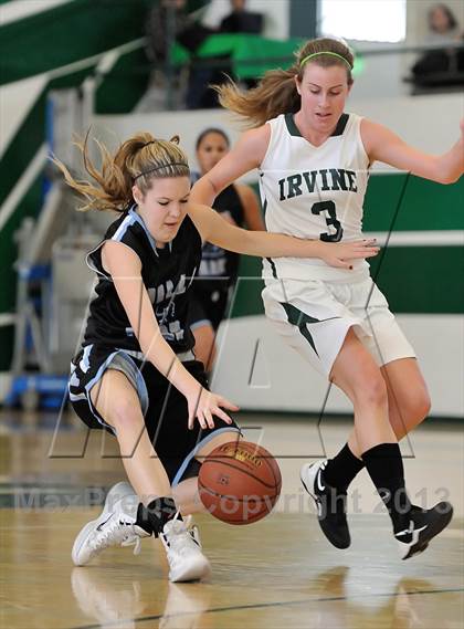 Thumbnail 1 in Villa Park vs Irvine (Costa Mesa Winter Classic) photogallery.