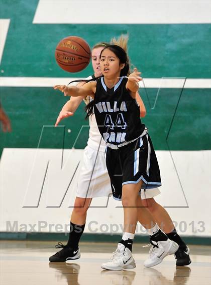Thumbnail 2 in Villa Park vs Irvine (Costa Mesa Winter Classic) photogallery.