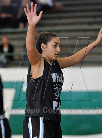 Thumbnail 1 in Villa Park vs Irvine (Costa Mesa Winter Classic) photogallery.