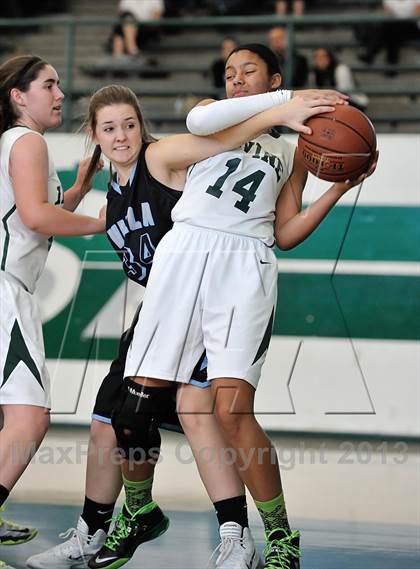 Thumbnail 3 in Villa Park vs Irvine (Costa Mesa Winter Classic) photogallery.