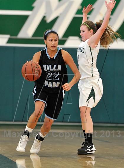 Thumbnail 3 in Villa Park vs Irvine (Costa Mesa Winter Classic) photogallery.
