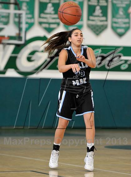 Thumbnail 3 in Villa Park vs Irvine (Costa Mesa Winter Classic) photogallery.