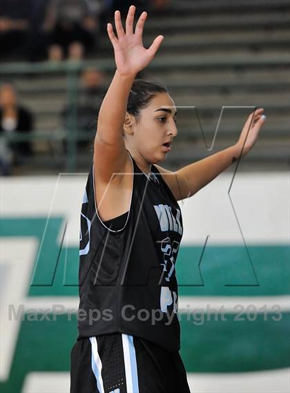 Thumbnail 2 in Villa Park vs Irvine (Costa Mesa Winter Classic) photogallery.