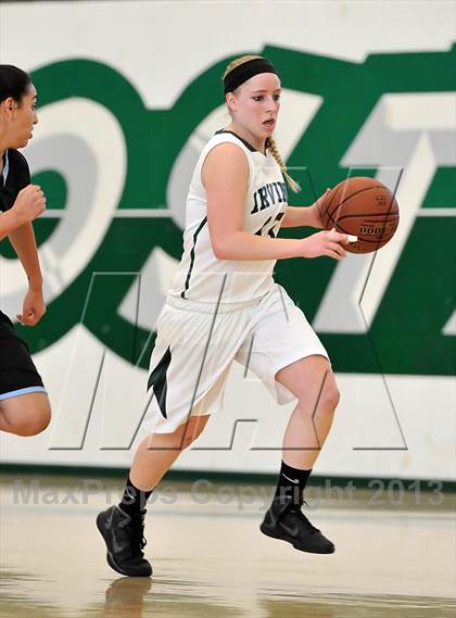 Thumbnail 3 in Villa Park vs Irvine (Costa Mesa Winter Classic) photogallery.