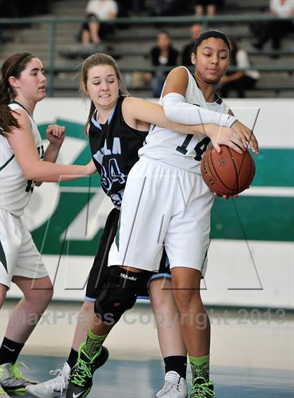 Thumbnail 1 in Villa Park vs Irvine (Costa Mesa Winter Classic) photogallery.