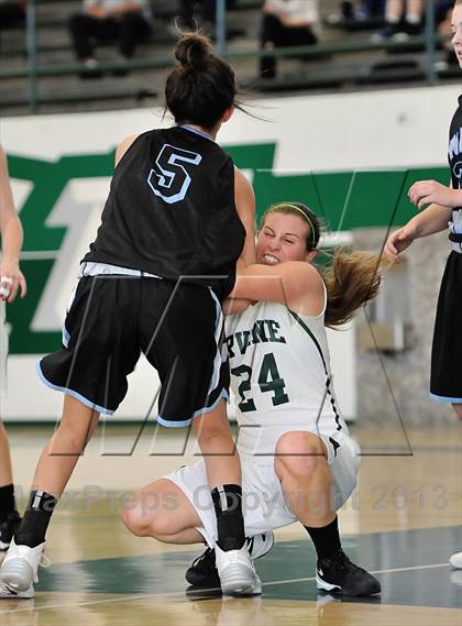 Thumbnail 2 in Villa Park vs Irvine (Costa Mesa Winter Classic) photogallery.