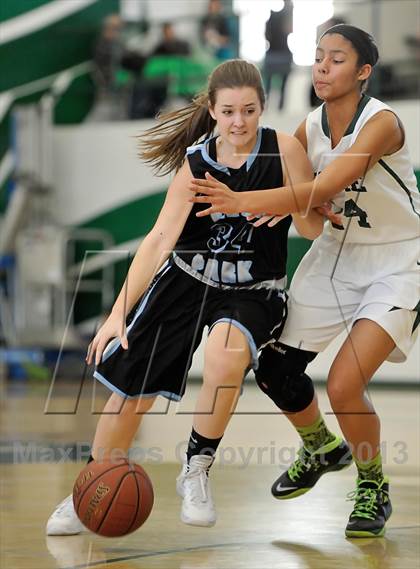 Thumbnail 2 in Villa Park vs Irvine (Costa Mesa Winter Classic) photogallery.
