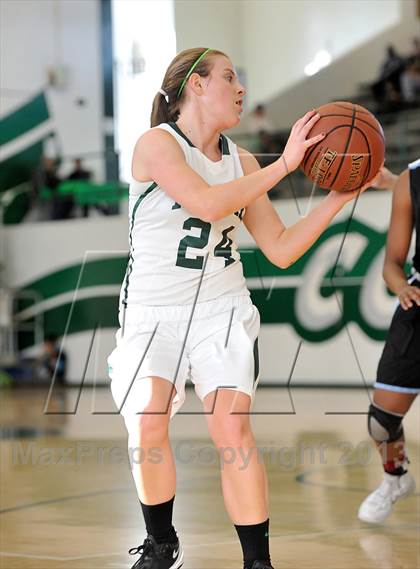 Thumbnail 2 in Villa Park vs Irvine (Costa Mesa Winter Classic) photogallery.