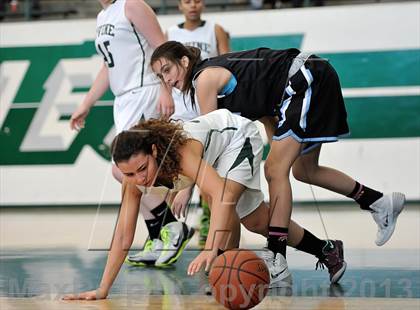 Thumbnail 2 in Villa Park vs Irvine (Costa Mesa Winter Classic) photogallery.
