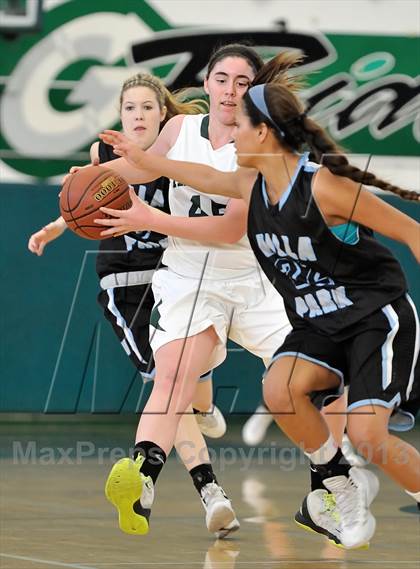 Thumbnail 1 in Villa Park vs Irvine (Costa Mesa Winter Classic) photogallery.