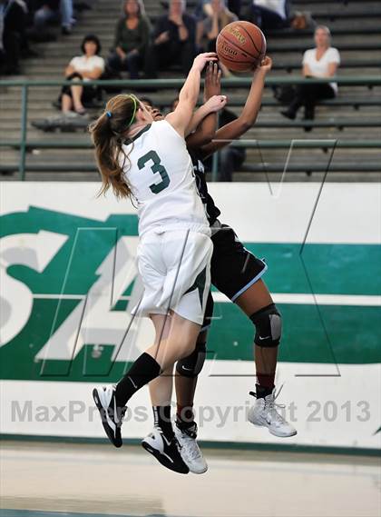 Thumbnail 3 in Villa Park vs Irvine (Costa Mesa Winter Classic) photogallery.