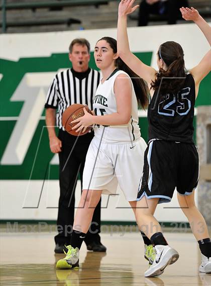 Thumbnail 2 in Villa Park vs Irvine (Costa Mesa Winter Classic) photogallery.