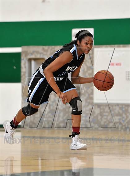 Thumbnail 3 in Villa Park vs Irvine (Costa Mesa Winter Classic) photogallery.