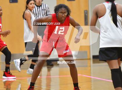 Thumbnail 1 in Mt. Carmel vs Zachary (Scrimmage) photogallery.