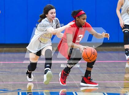 Thumbnail 3 in Mt. Carmel vs Zachary (Scrimmage) photogallery.