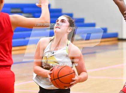 Thumbnail 2 in Mt. Carmel vs Zachary (Scrimmage) photogallery.