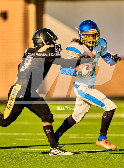 Thumbnail 3 in Milby vs Galena Park (B Team) photogallery.