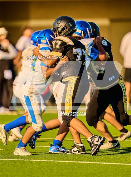 Thumbnail 3 in Milby vs Galena Park (B Team) photogallery.