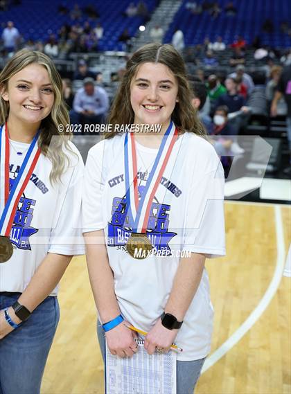 Thumbnail 2 in City View vs. Madison (UIL 3A State Semifinal) photogallery.