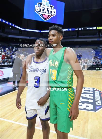 Thumbnail 2 in City View vs. Madison (UIL 3A State Semifinal) photogallery.
