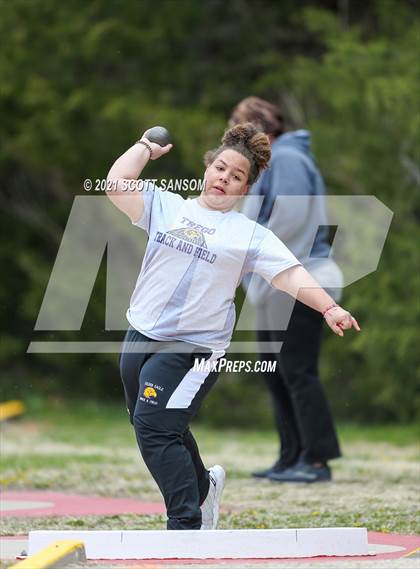 Thumbnail 1 in Plainville Invitational Track Meet photogallery.