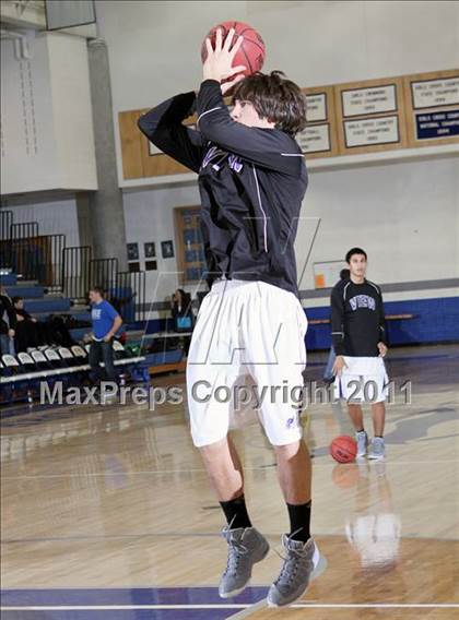 Thumbnail 2 in Horizon vs. Mountain View photogallery.