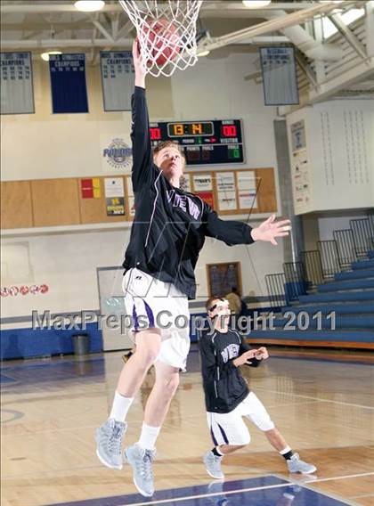 Thumbnail 3 in Horizon vs. Mountain View photogallery.