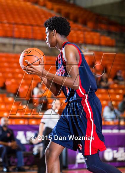 Thumbnail 3 in Nolan Catholic vs. Fort Worth Country Day (DFW Basketball Challenge) photogallery.