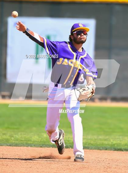 Thumbnail 2 in Yuma Catholic @ Blue Ridge photogallery.