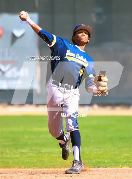 Thumbnail 1 in Yuma Catholic @ Blue Ridge photogallery.