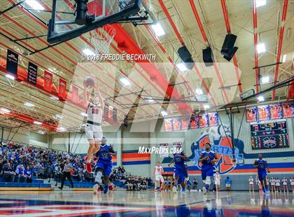 Thumbnail 2 in Muenster vs. Clarksville (UIL 2A Regional Semifinal) photogallery.